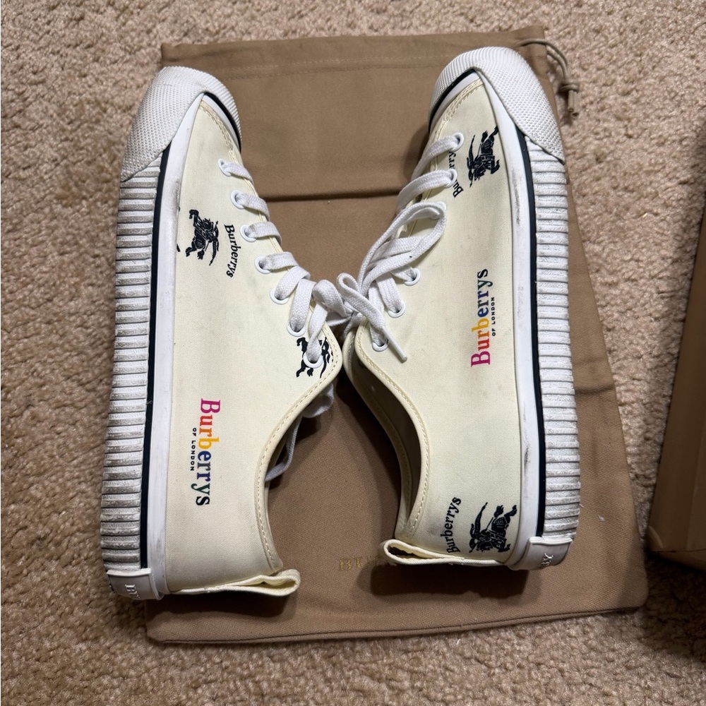 Burberry Women’s Low Top Sneakers Off White Beige Kingly Size 10 41 Shoes $399